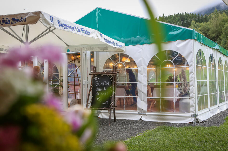 FestGenuss Buron Eventzelt